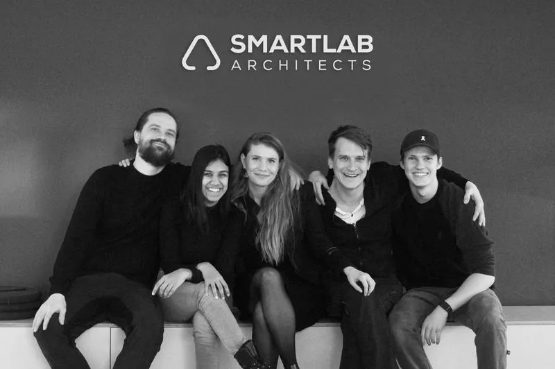 Porträt des Teams von Smart Lab Architects in München - Experten für Laborplanung, -design und -bau