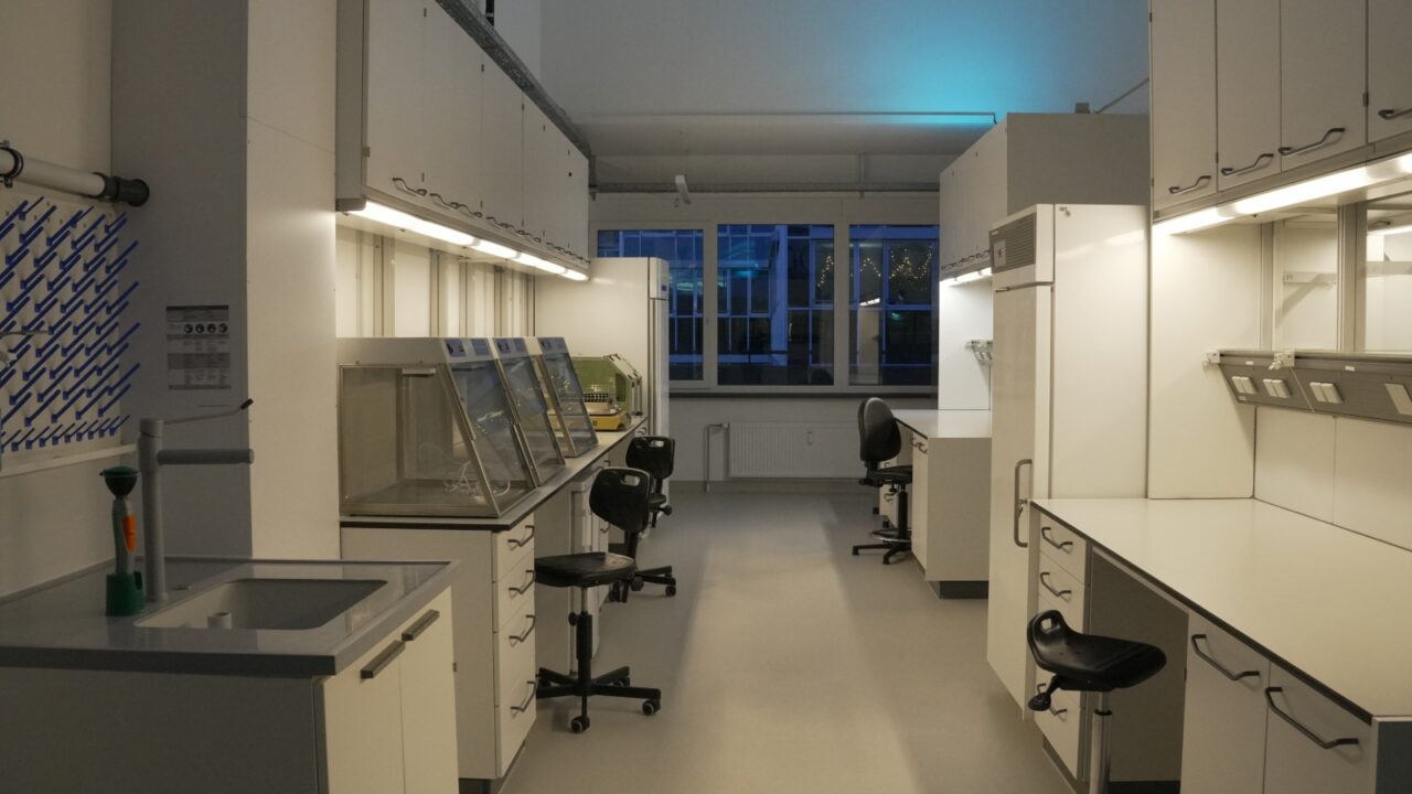 Laboratory architecture case study for Systasy
