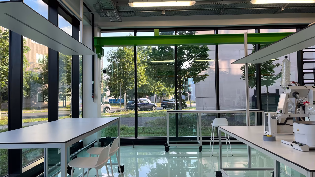 Functional lab architecture for industrial biotech